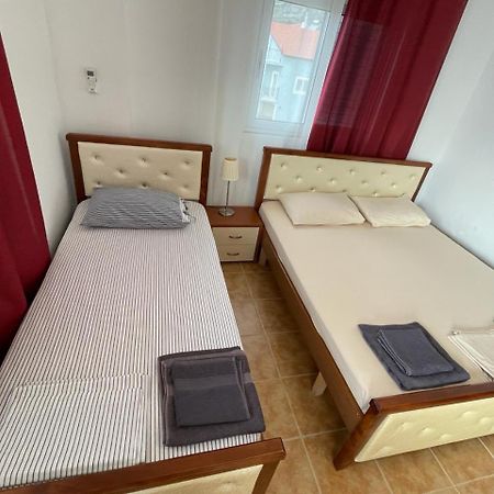 Guesthouse Mateo Dhërmi Exteriör bild