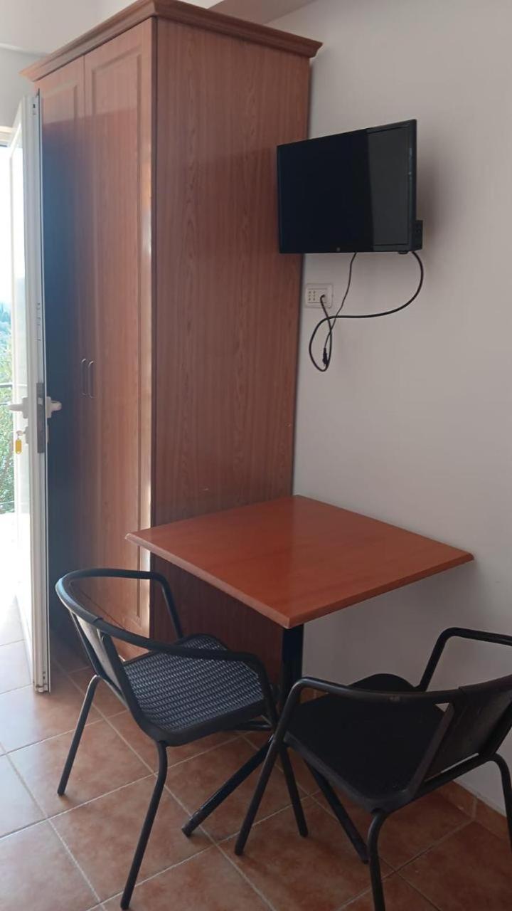 Guesthouse Mateo Dhërmi Rum bild